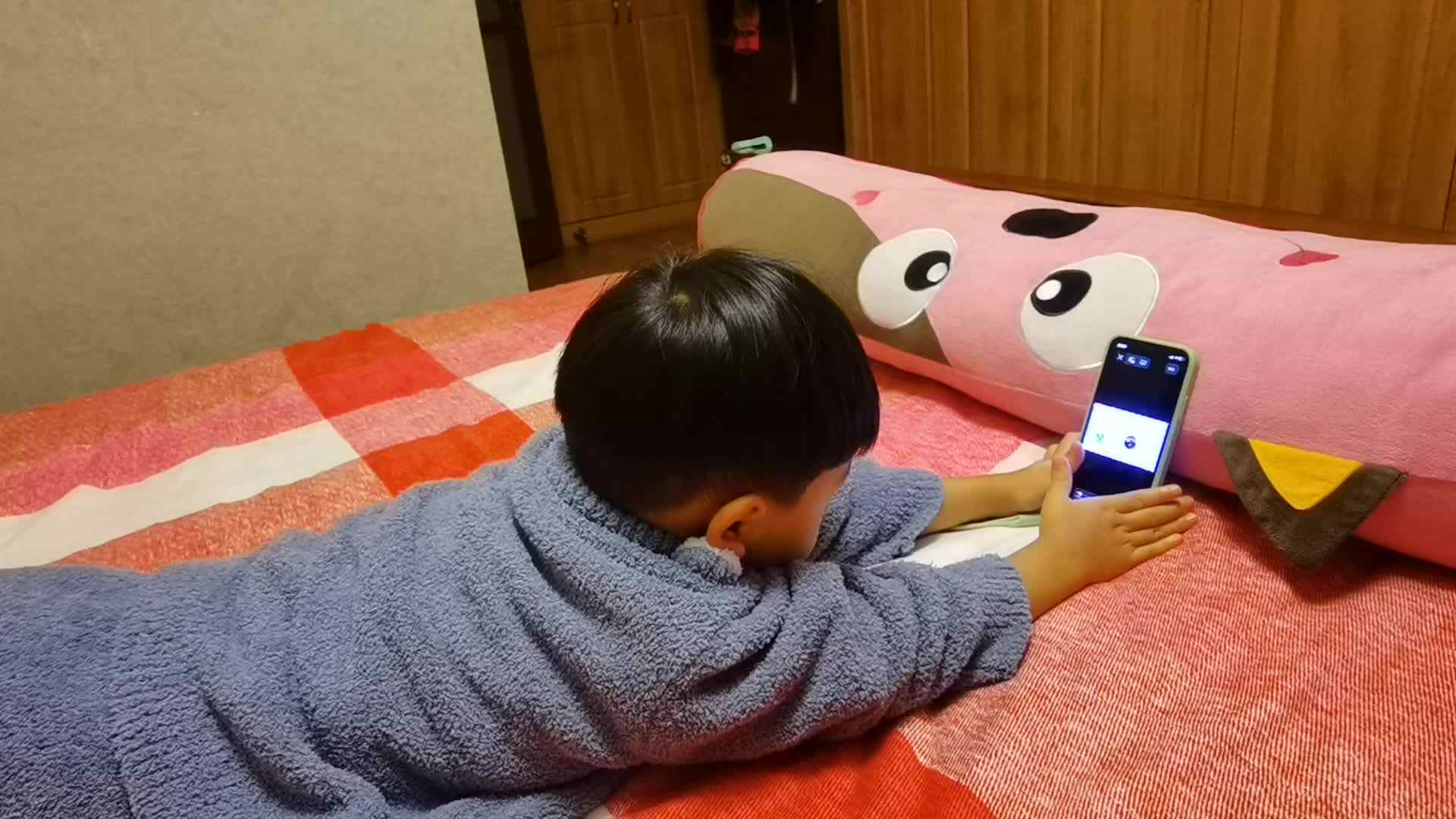 zhongB班朱训楠观看哺乳动物视频.mp4
