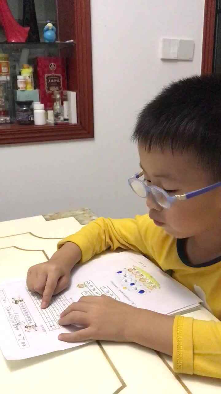 实验学前2班蔡明轩10.8作业