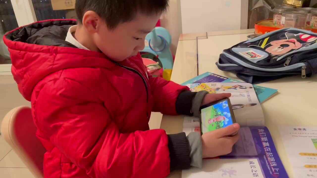 观看英文儿歌《龟兔赛跑》