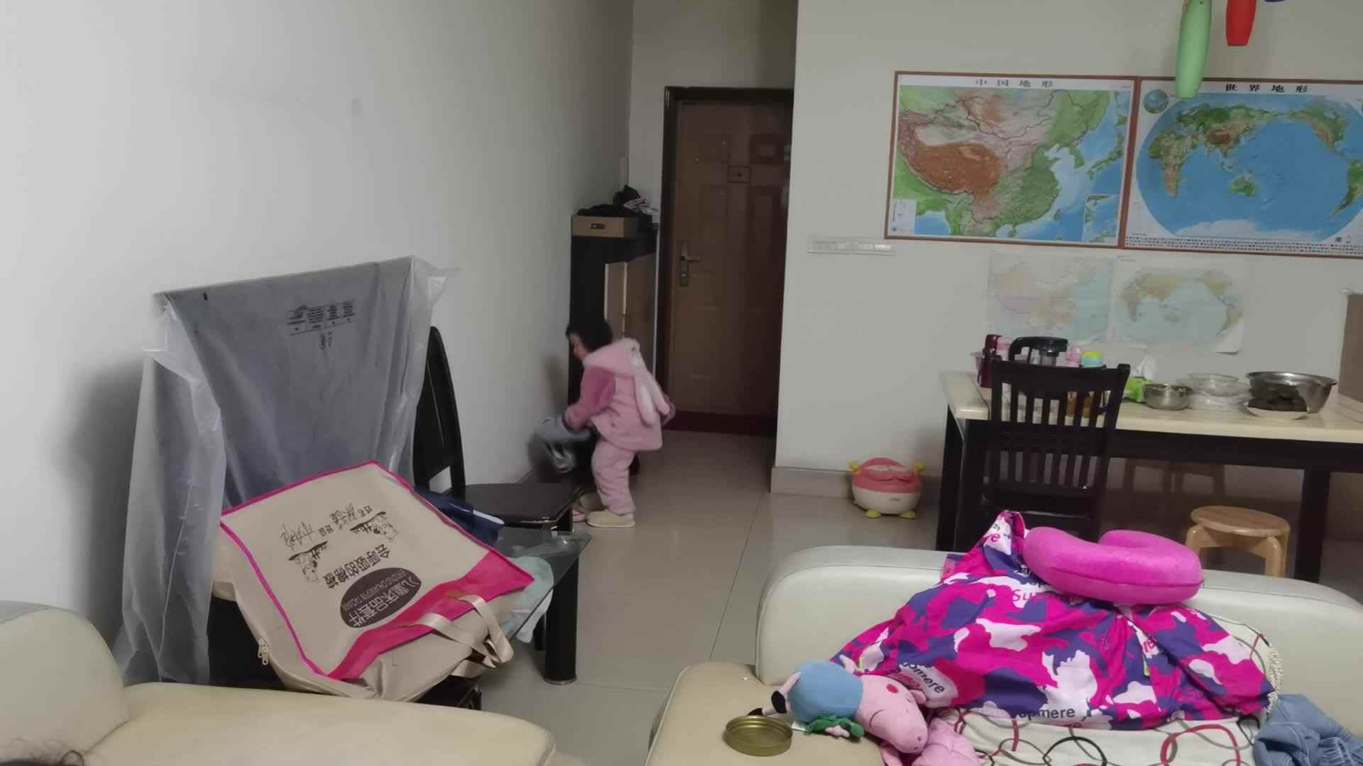 给家人拿拖鞋