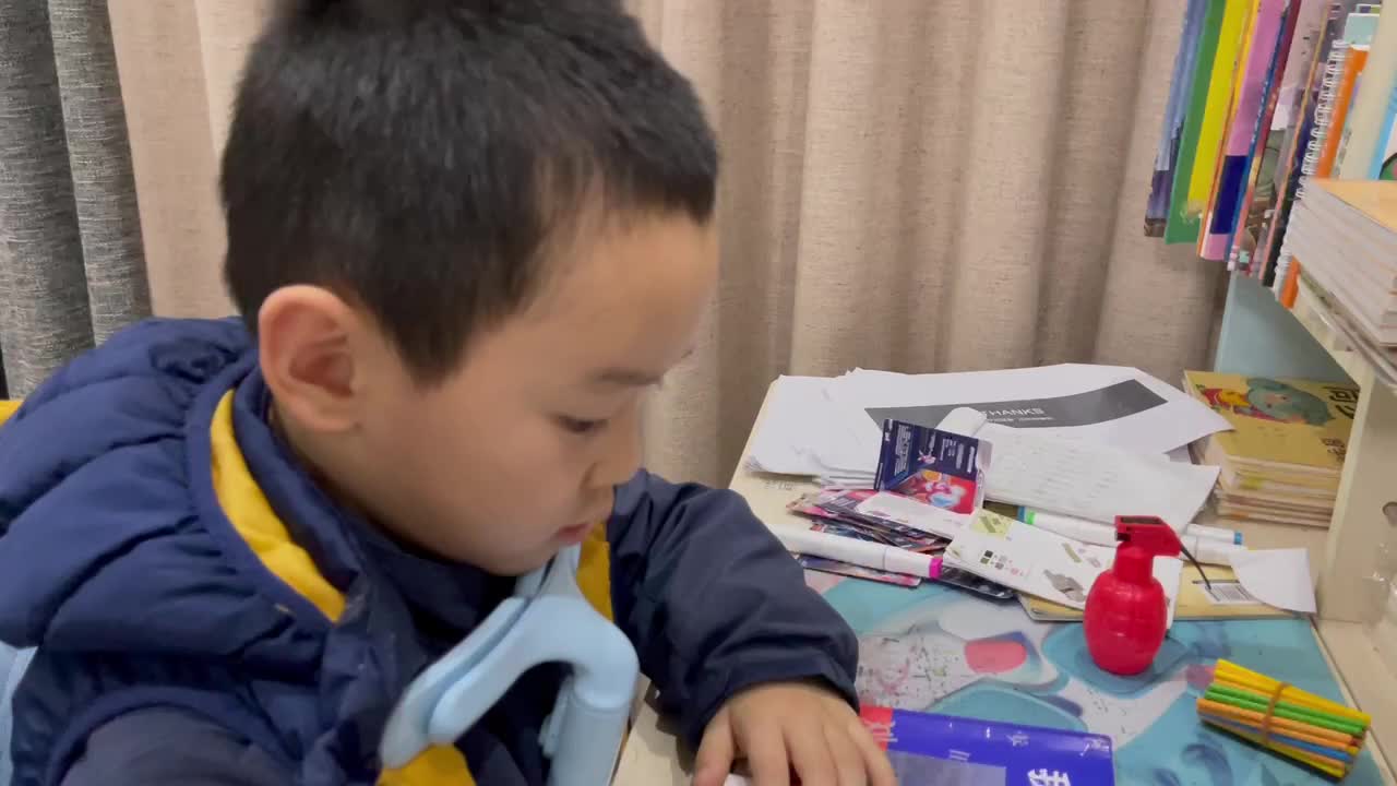 袁承泽泰家庭作业.MOV