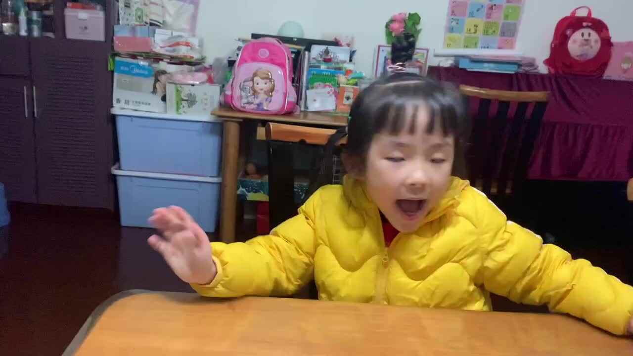 背诵儿歌《 美丽的童话》