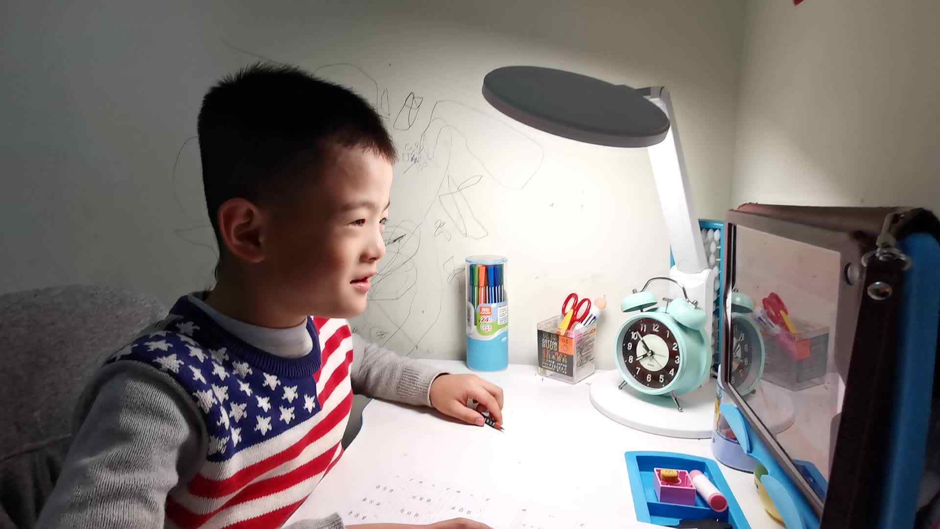 实验学前三班潘柏宇—《声母t的拼读练习》.mp4
