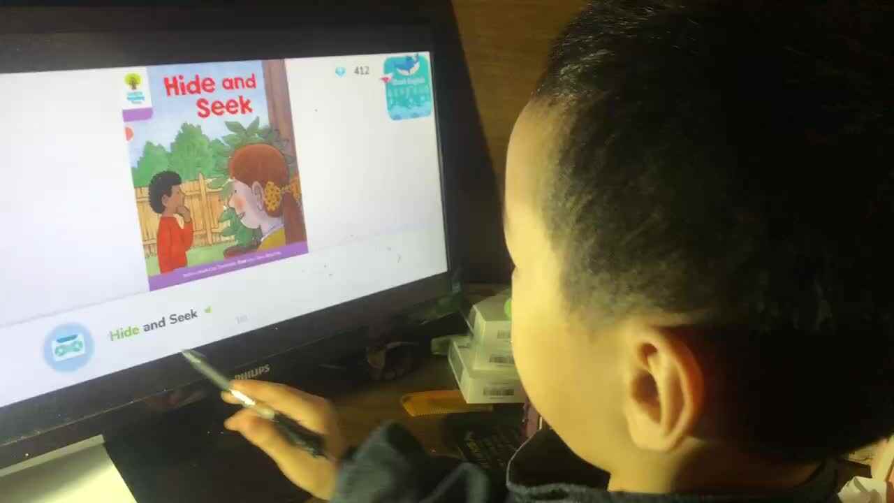 学A班袁承泽泰《hide and seek》