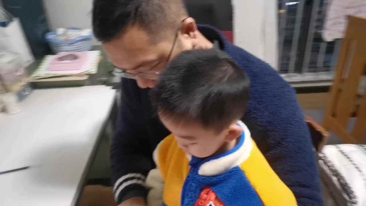 白梓辉学习英语视频《谁拿了饼干》9.mp4
