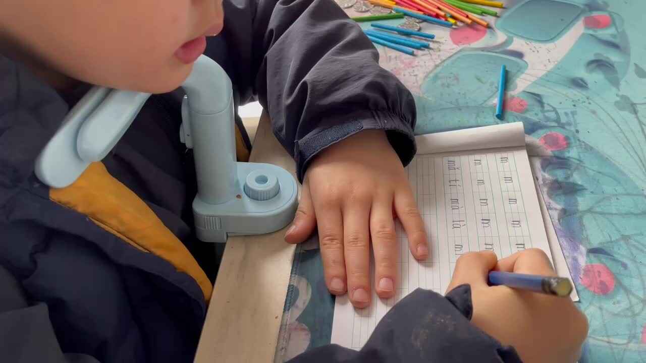 袁承泽泰家庭作业.MOV