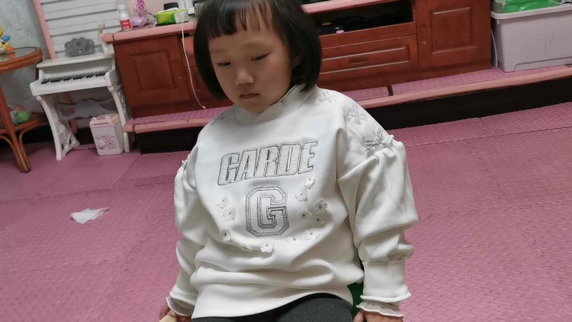 VID_20211124_193429.mp4  11月25日观看视频（鹬蚌相争）并指读讲出来