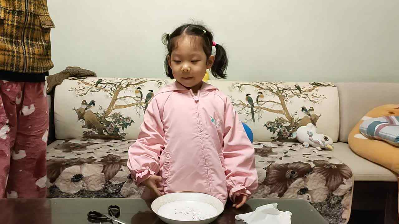 一秒吸纸屑.mp4