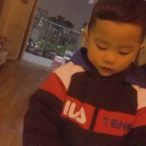 中B班丶李北洋手势舞（让爱住我家）