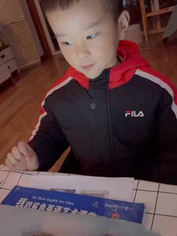 学B班丶李北辰跟读英语（Sports  朗读示范）