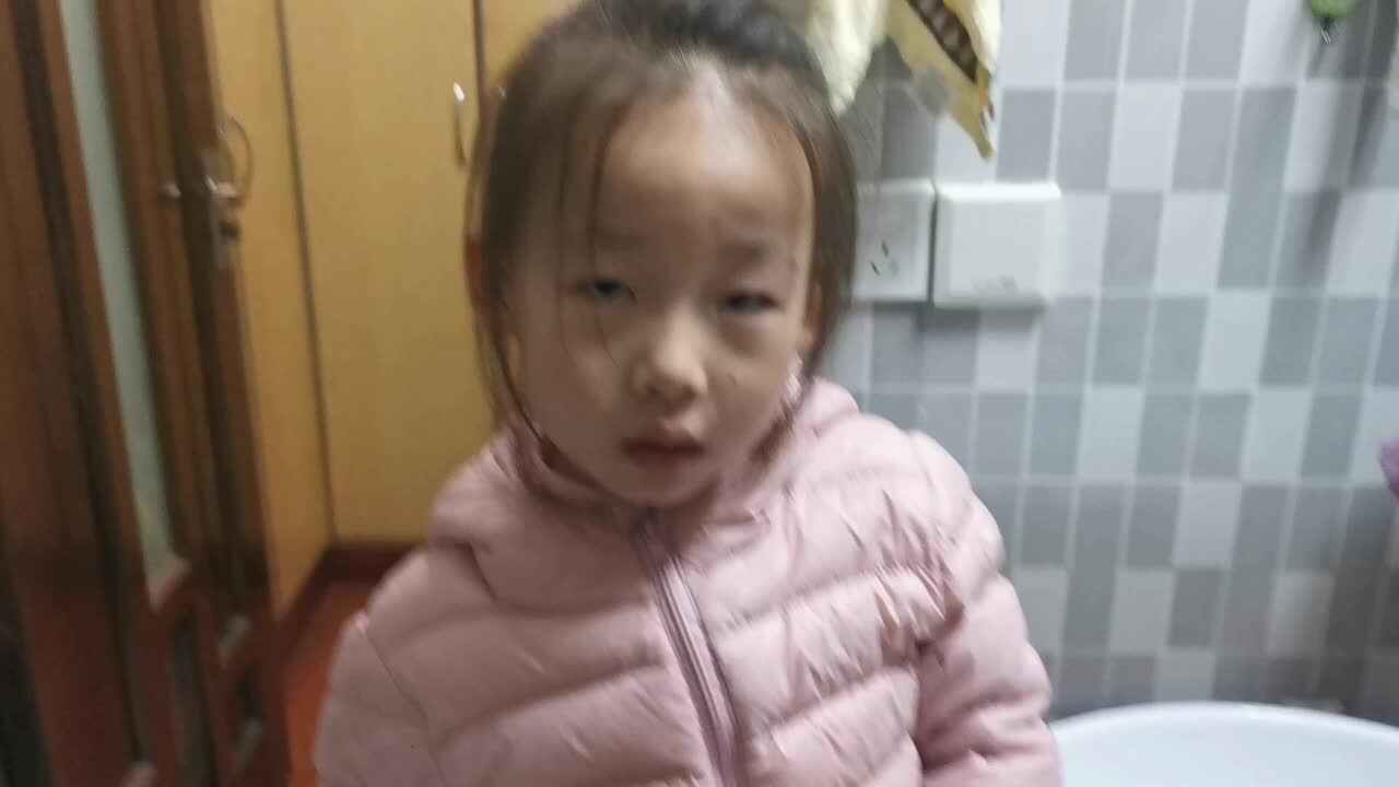 2023级B班20211206岳宁闯关练习-科学实验-会跑的叶子，自己收桌子.mp4