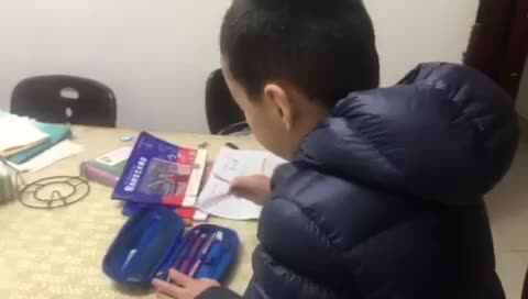 学A班袁承泽泰《整理书包》