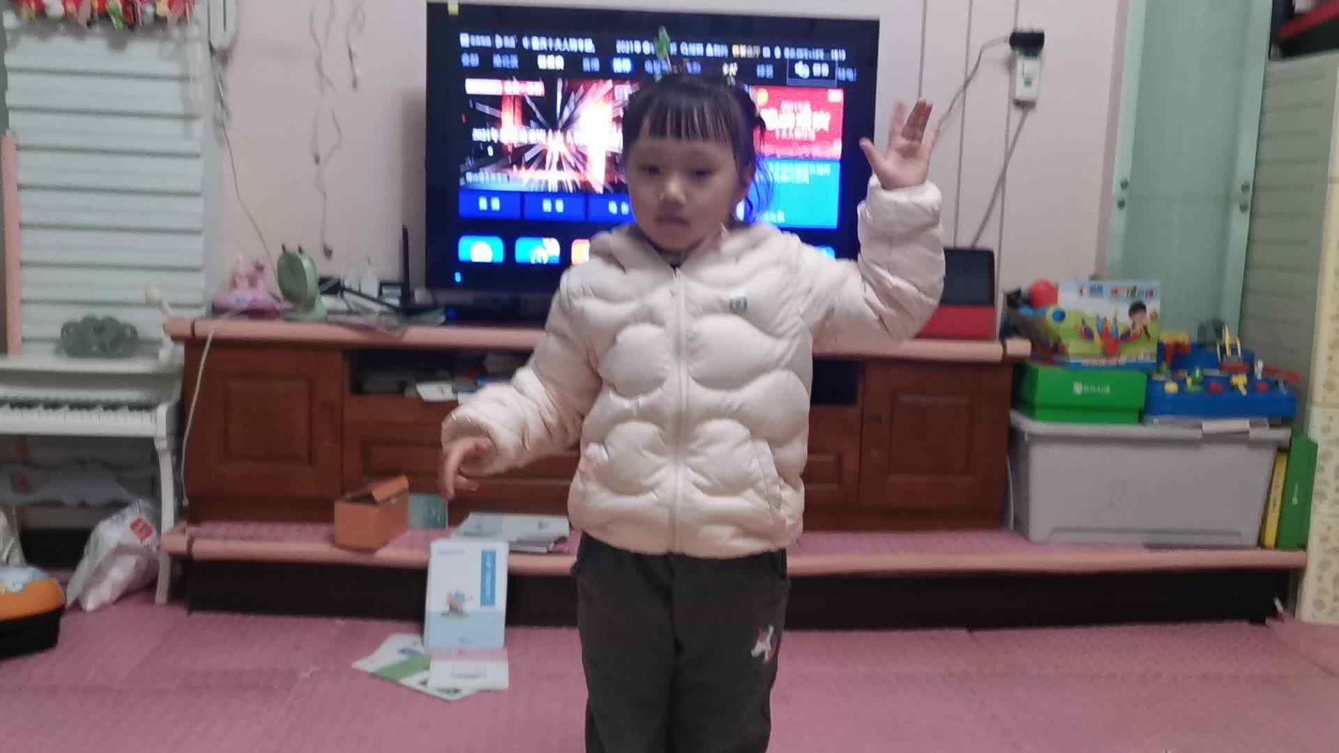 VID_20211209_191338.mp4    12月9日舞蹈欢乐起床歌