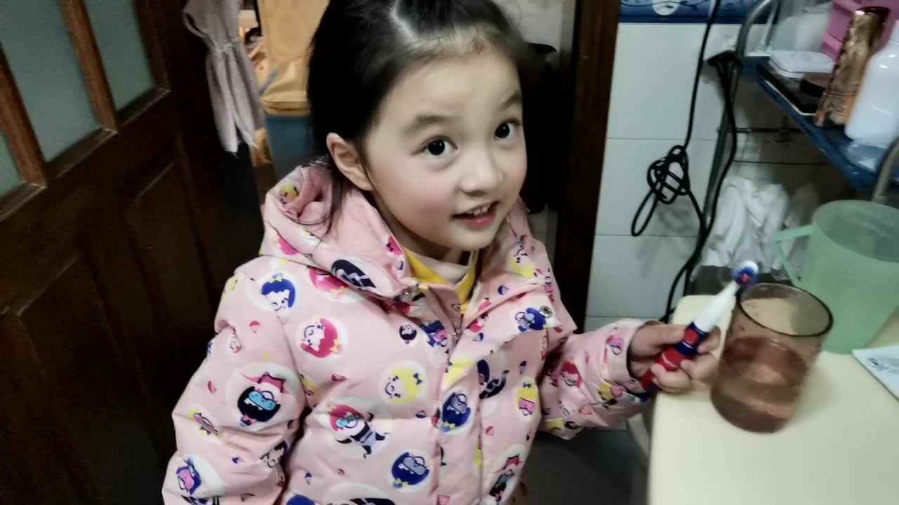 自己刷牙