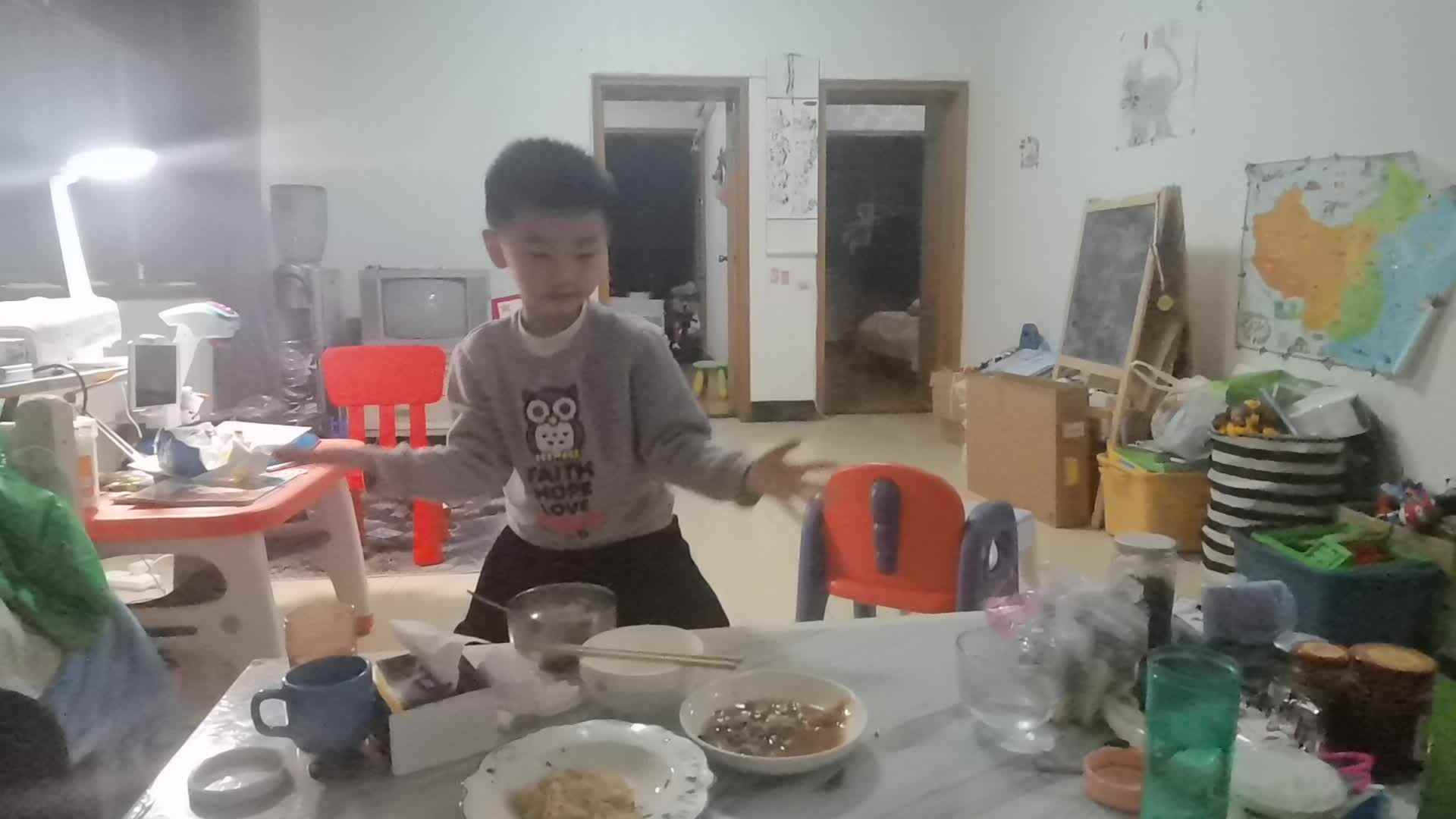 2023级B班刘梓浩闯关练习收拾碗筷.mp4