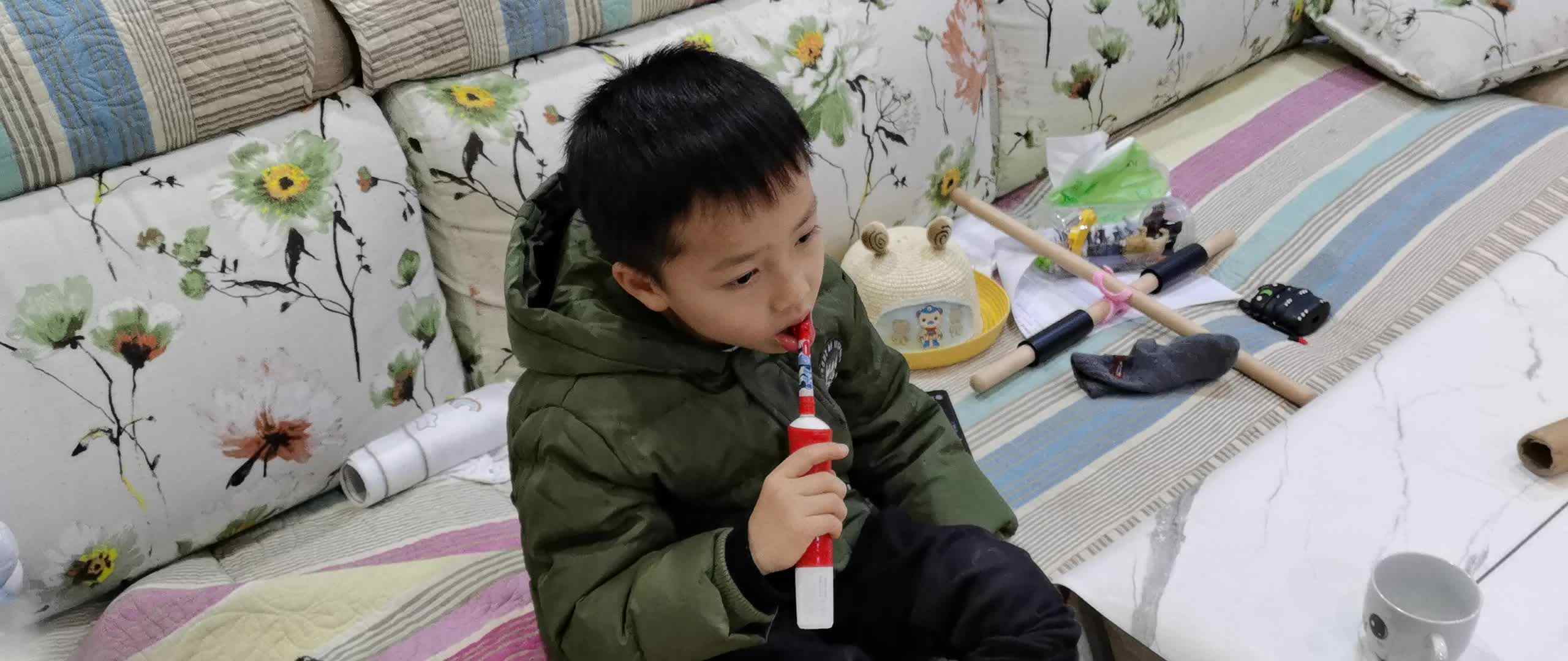 自己刷牙