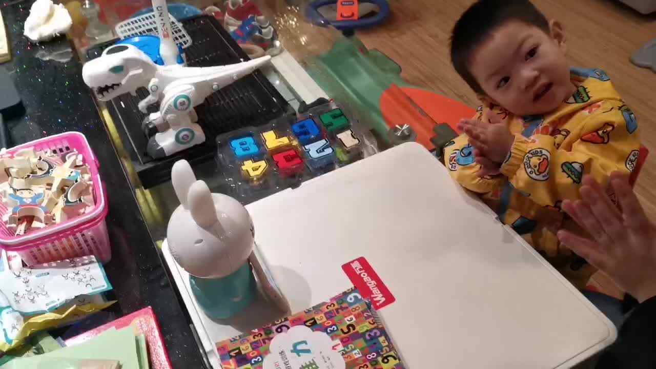 蜗牛与黄鹂鸟
