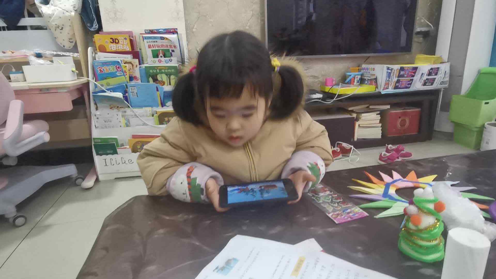 观看英文儿歌《J ingle Bells》.mp4