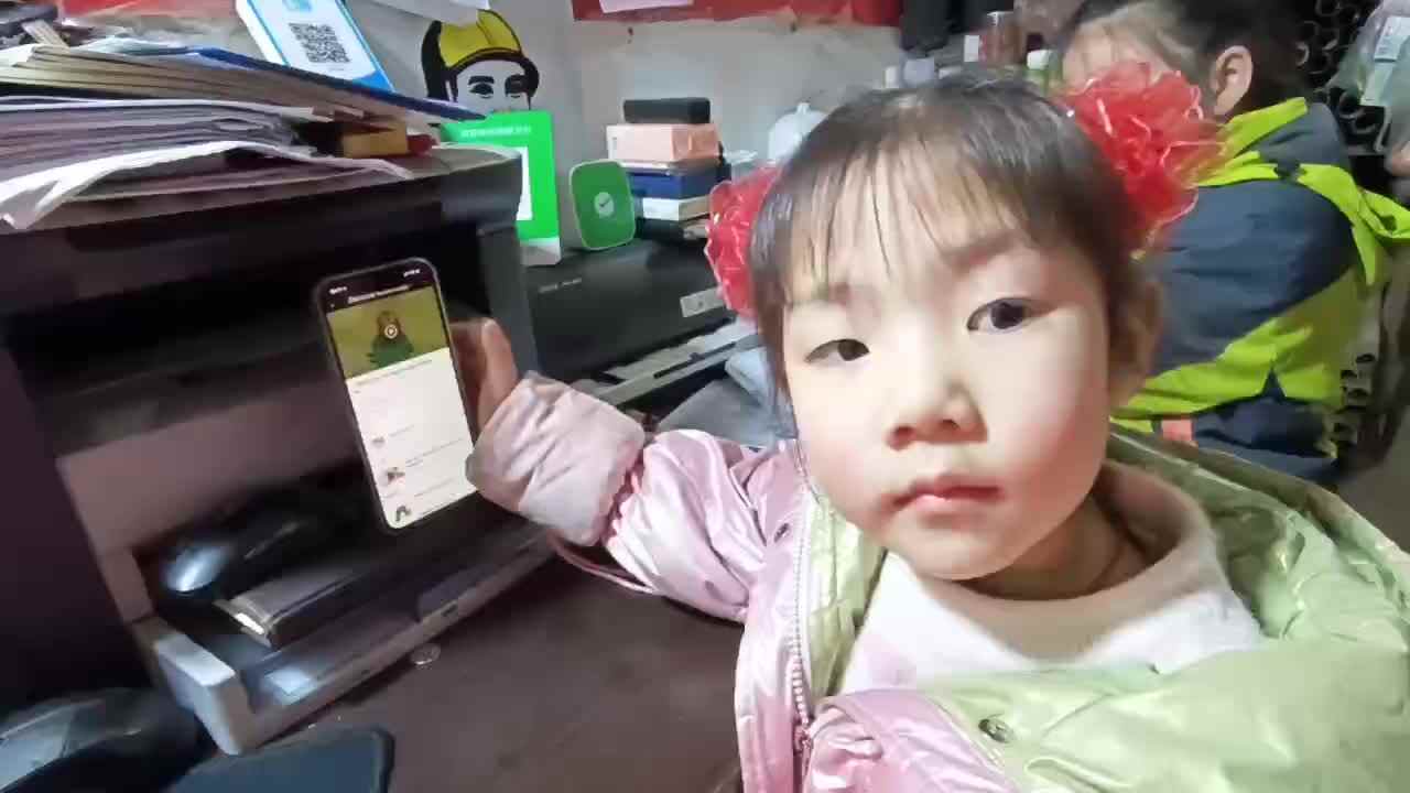 英语《好饿的毛毛虫》