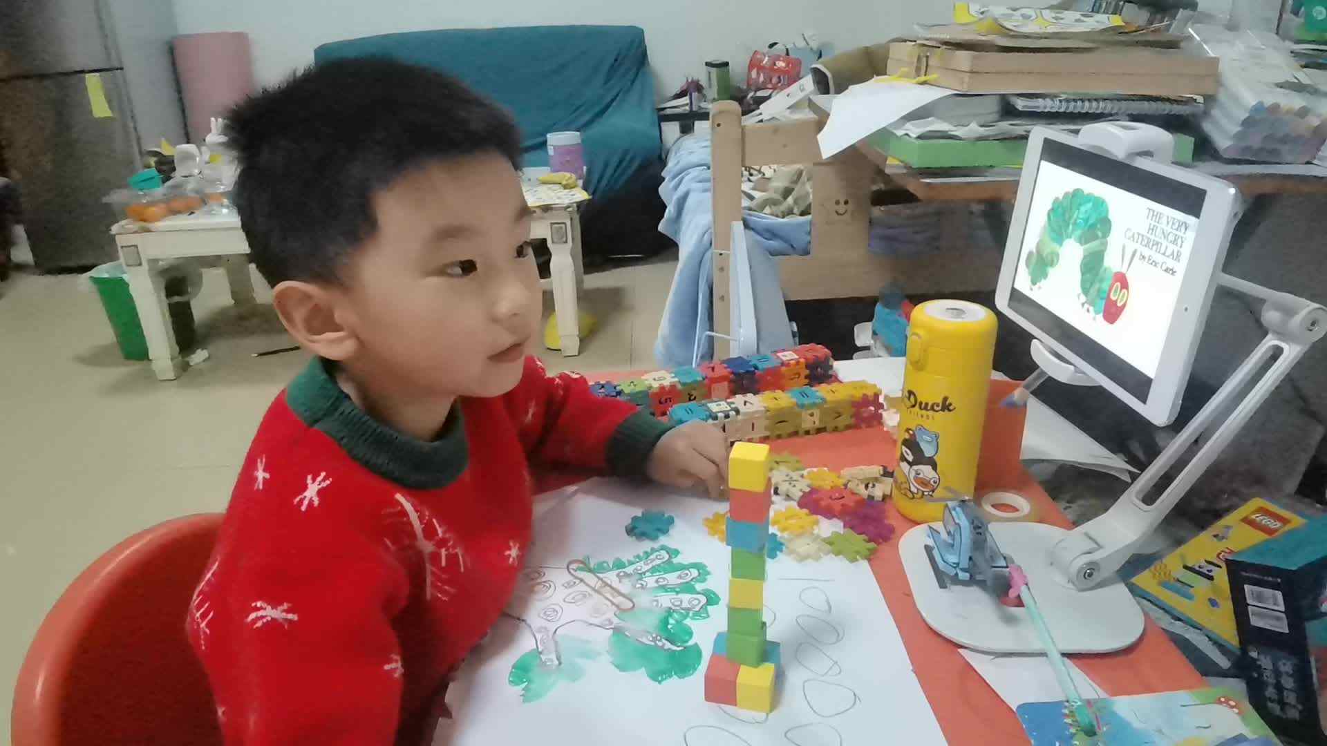 2023级B班刘梓浩闯关练习好饿的毛毛虫.mp4