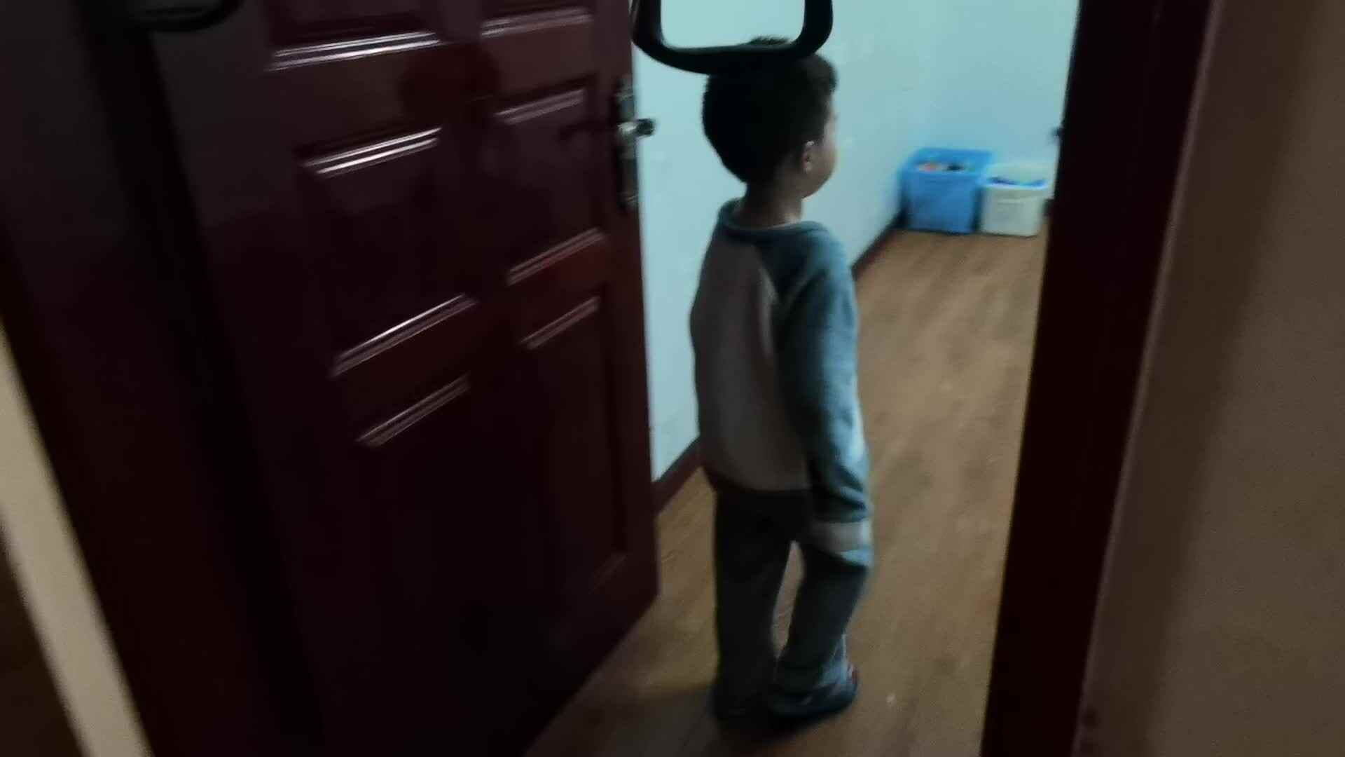 自己盖被子