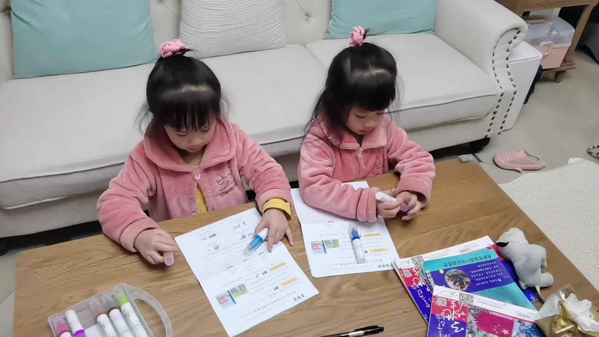 逻辑思维游戏《区分左右》