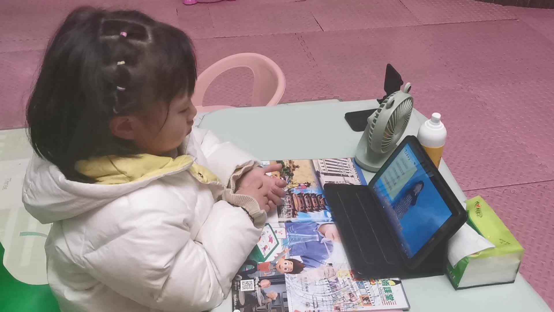 lv_0_20220227231241.mp4   2月24日观看视频上课认真听讲