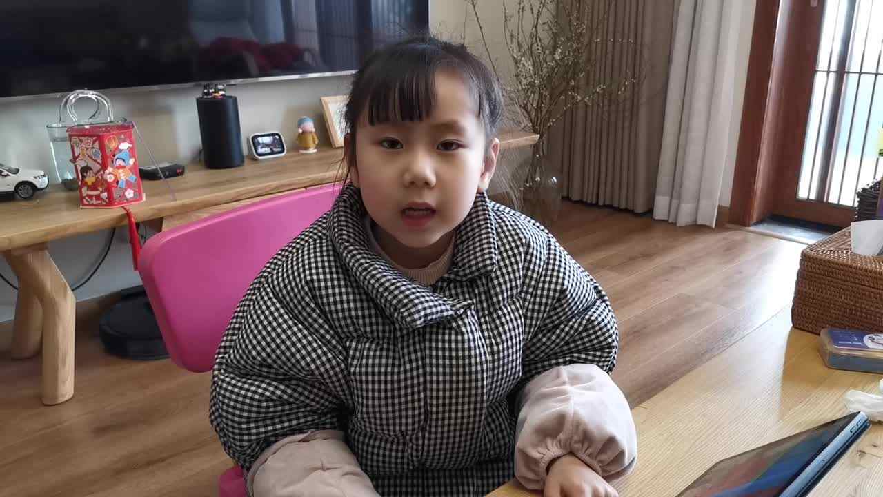 2023级B班徐瑾歆闯关练习20220226three little pigs.mp4