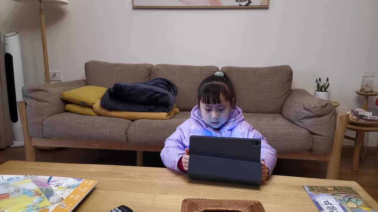 2023级B班徐瑾歆闯关练习20220206rock ssissors paper.mp4