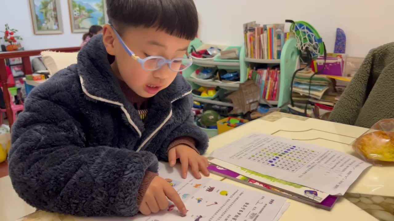 实验学前2班2.25英语作业
