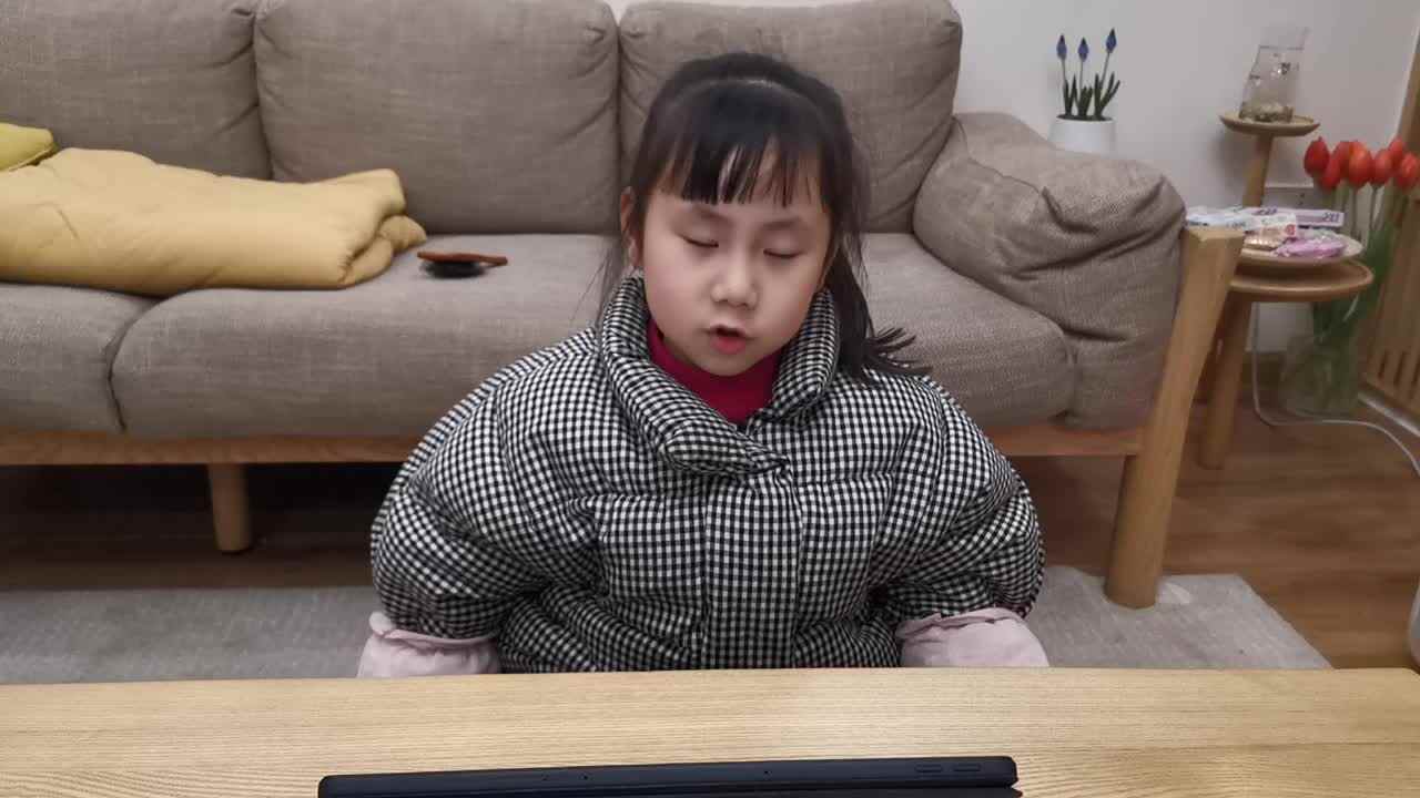 2023级B班徐瑾歆闯关练习20220209rock scissors paper3.mp4