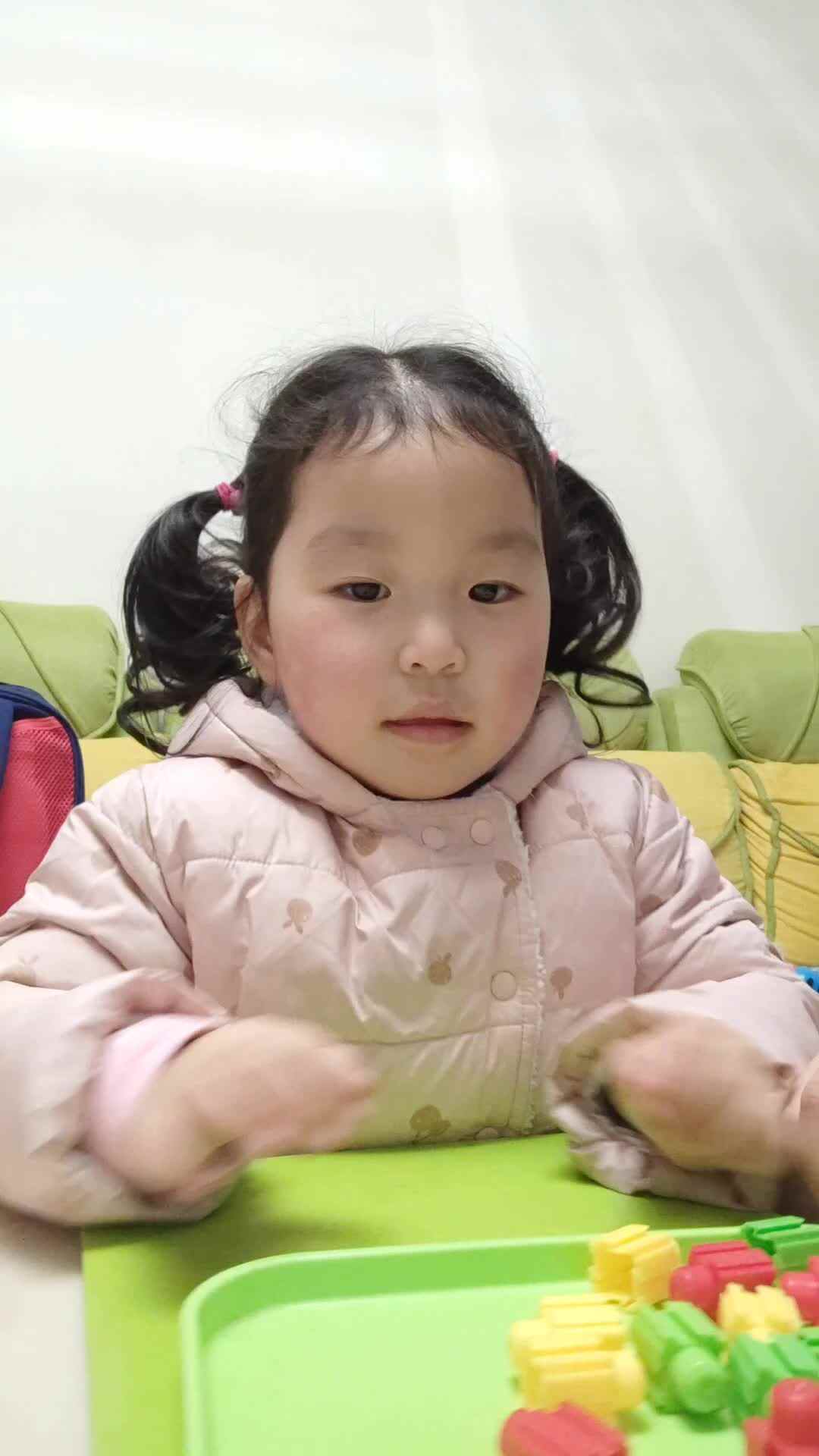 3岁颜色分类闯关.mp4