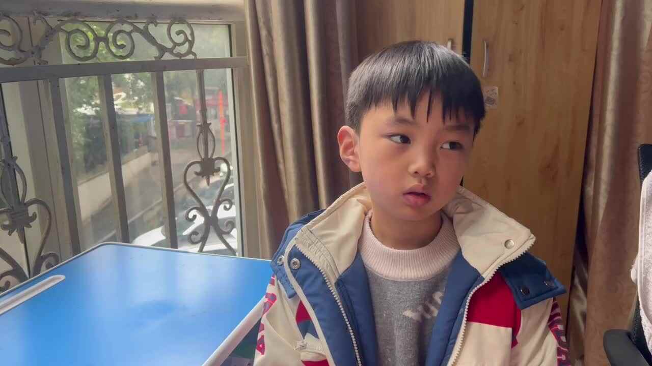 介绍幼儿园.MOV