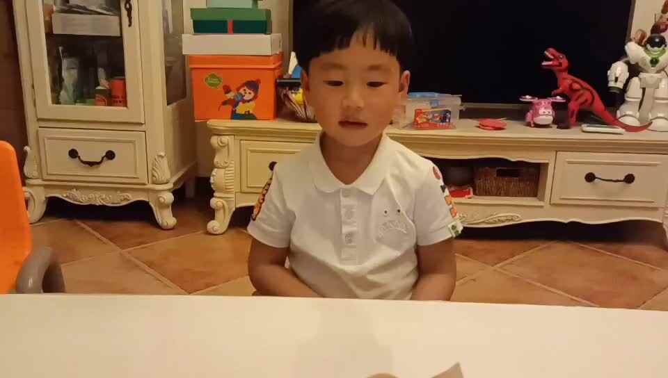 2022.3.12，儿歌《How many fingers》