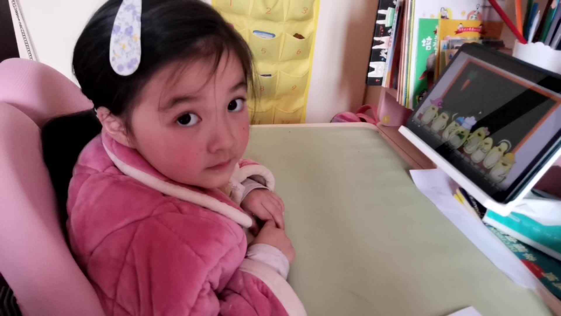 观看英语儿歌《蔬菜之歌》
