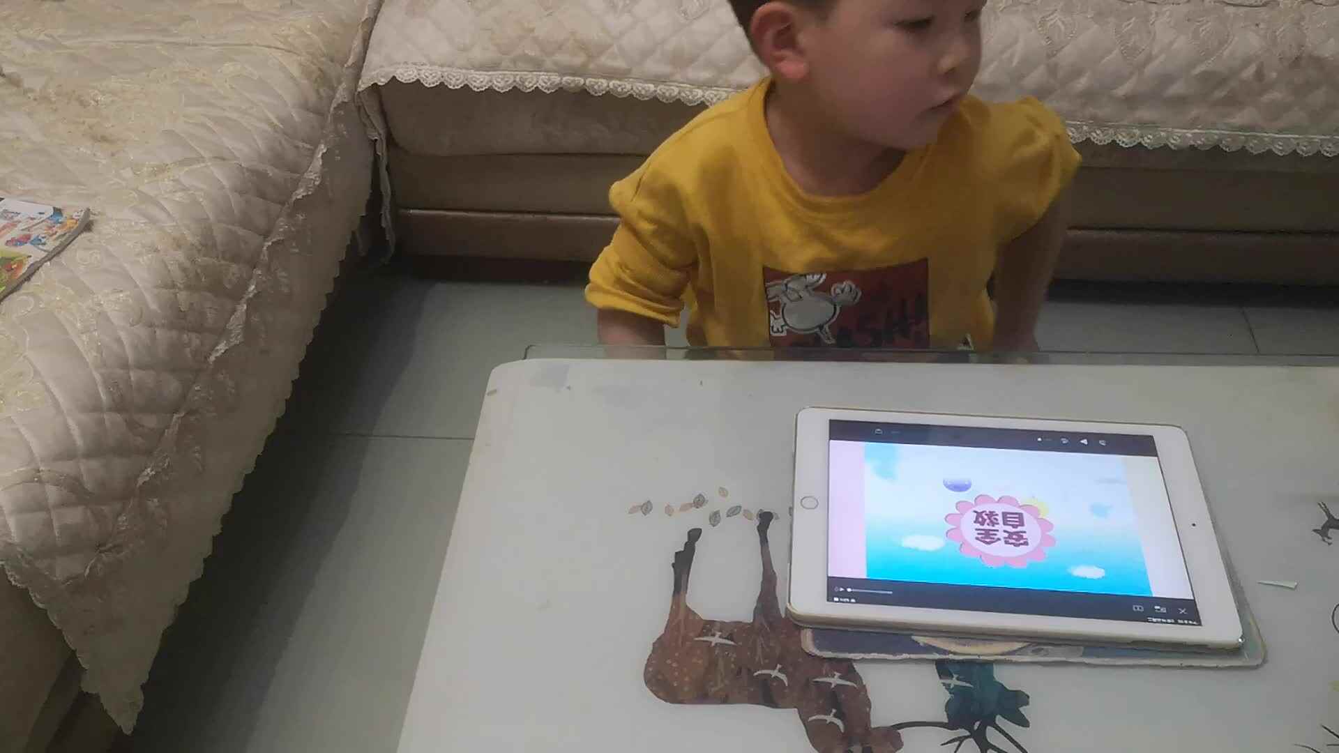 ⁣⁣⁣大B班邱潇然电梯故障