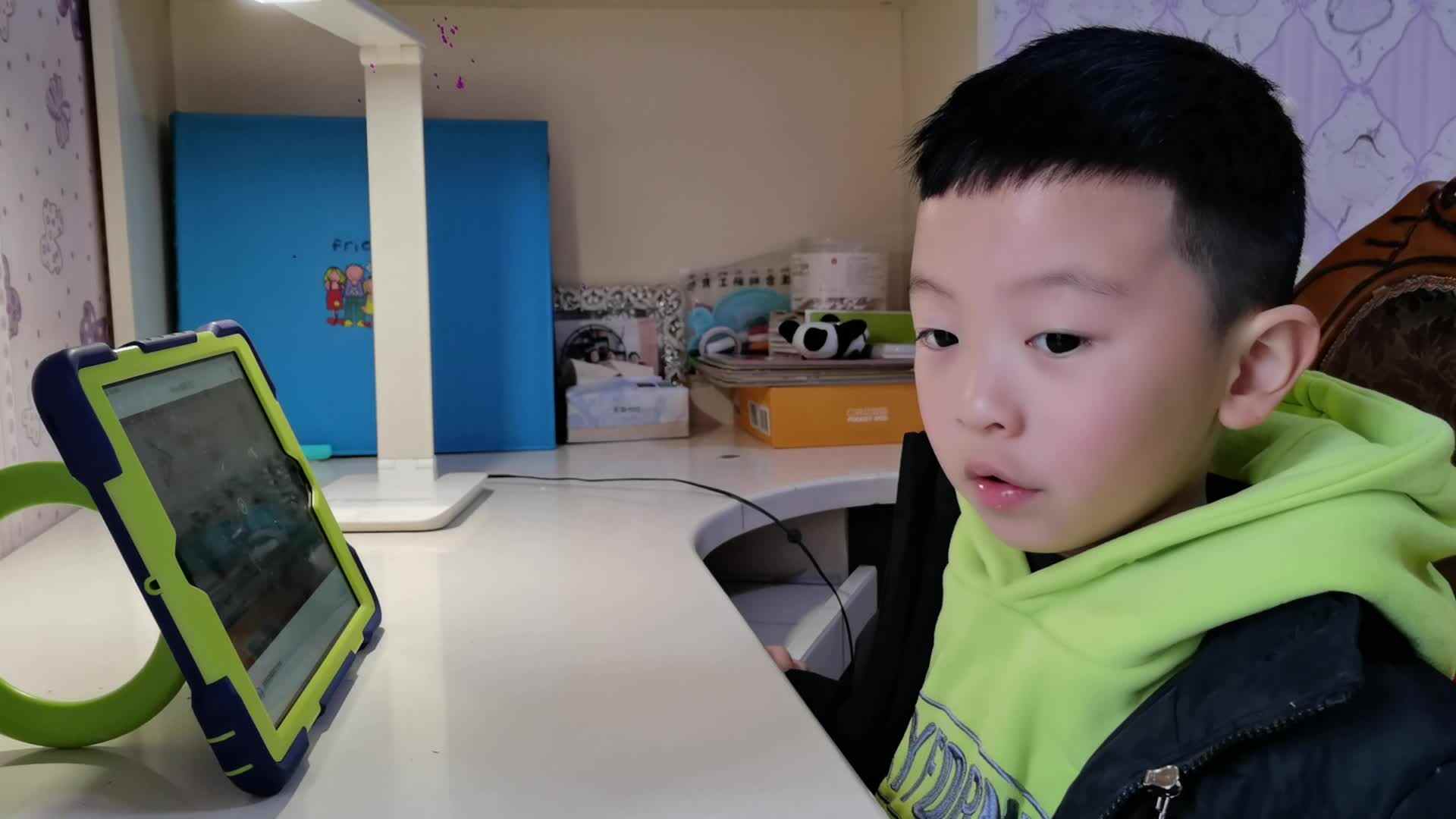 跟读《Wolves朗读示范2.mp4