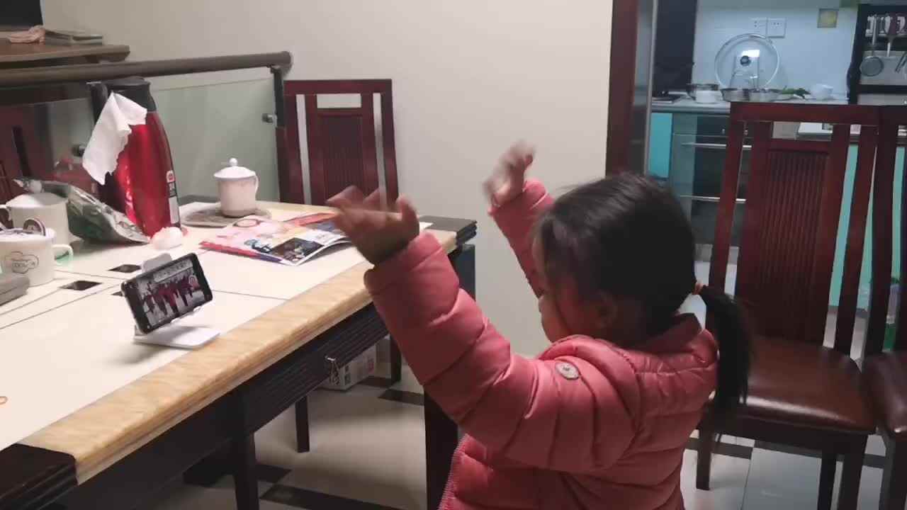 20220308陈彦兮闯关练习舞蹈《一起向未来》