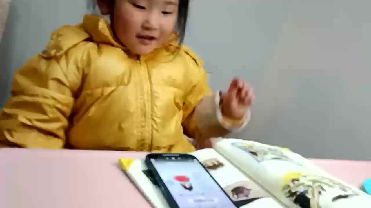 学习“量词儿歌手指游戏”