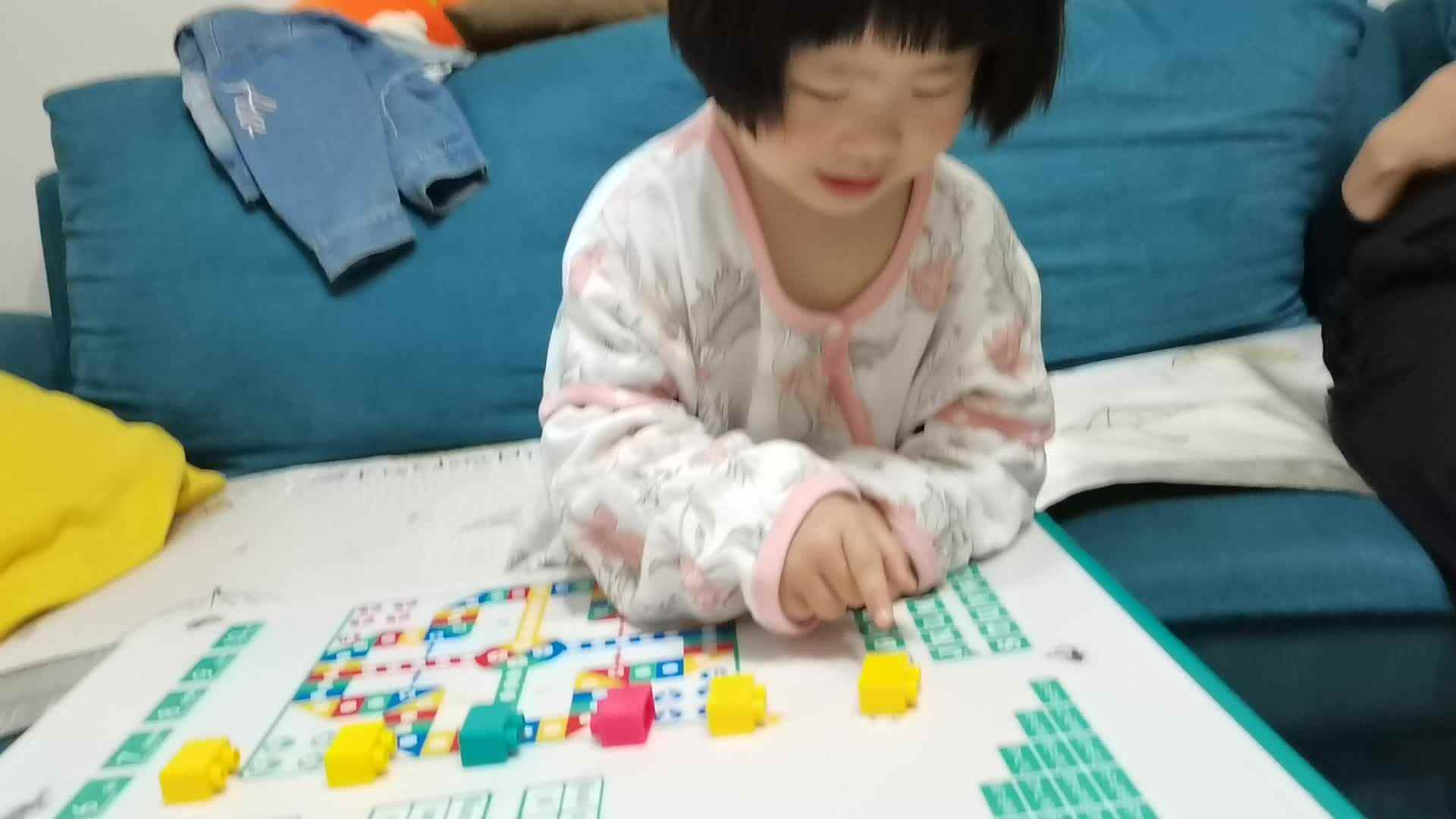 小A班何林夏.mp4