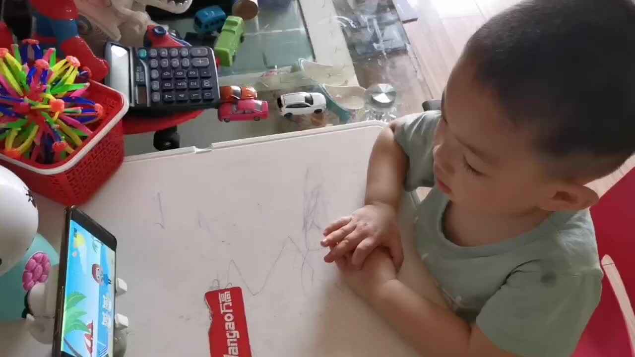 观看视频小手拍拍