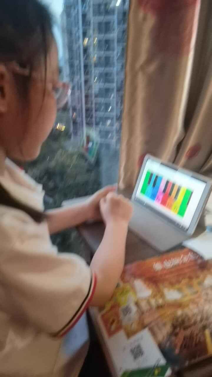 甘语墨2022.3.18英语视频观看（三）