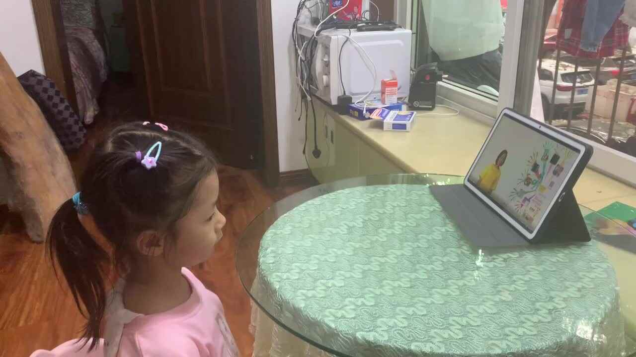 2022.3.16闯关练习观看、指读《贪吃的小猫》