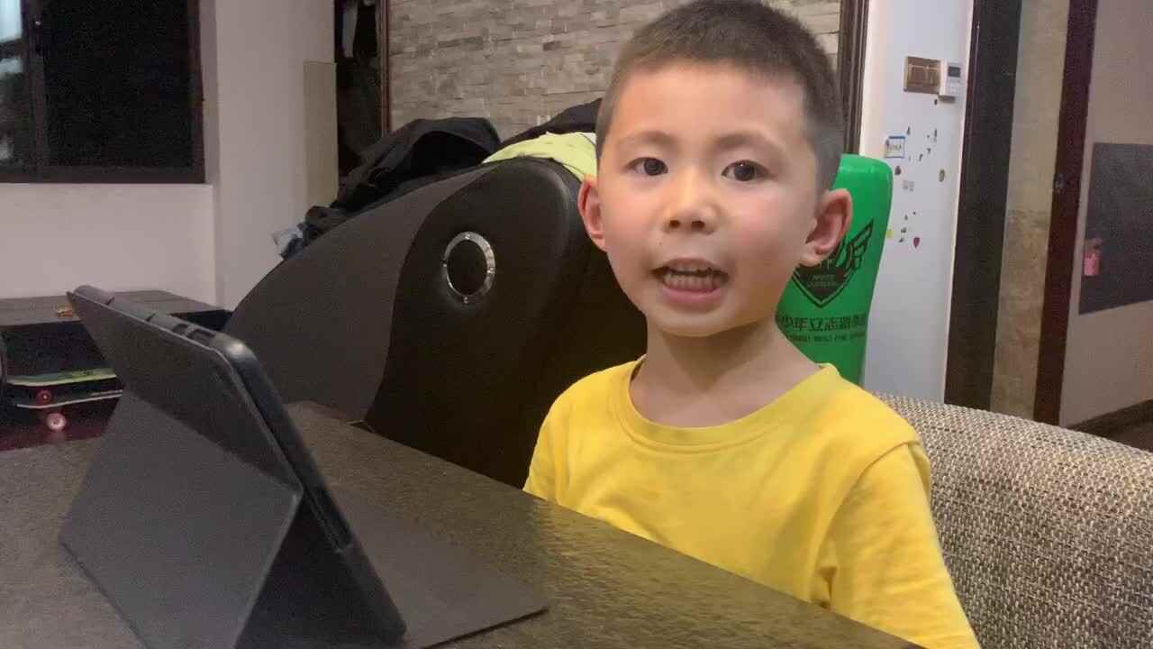 观看英语绘本《吃掉你的豌豆》2022.3.20