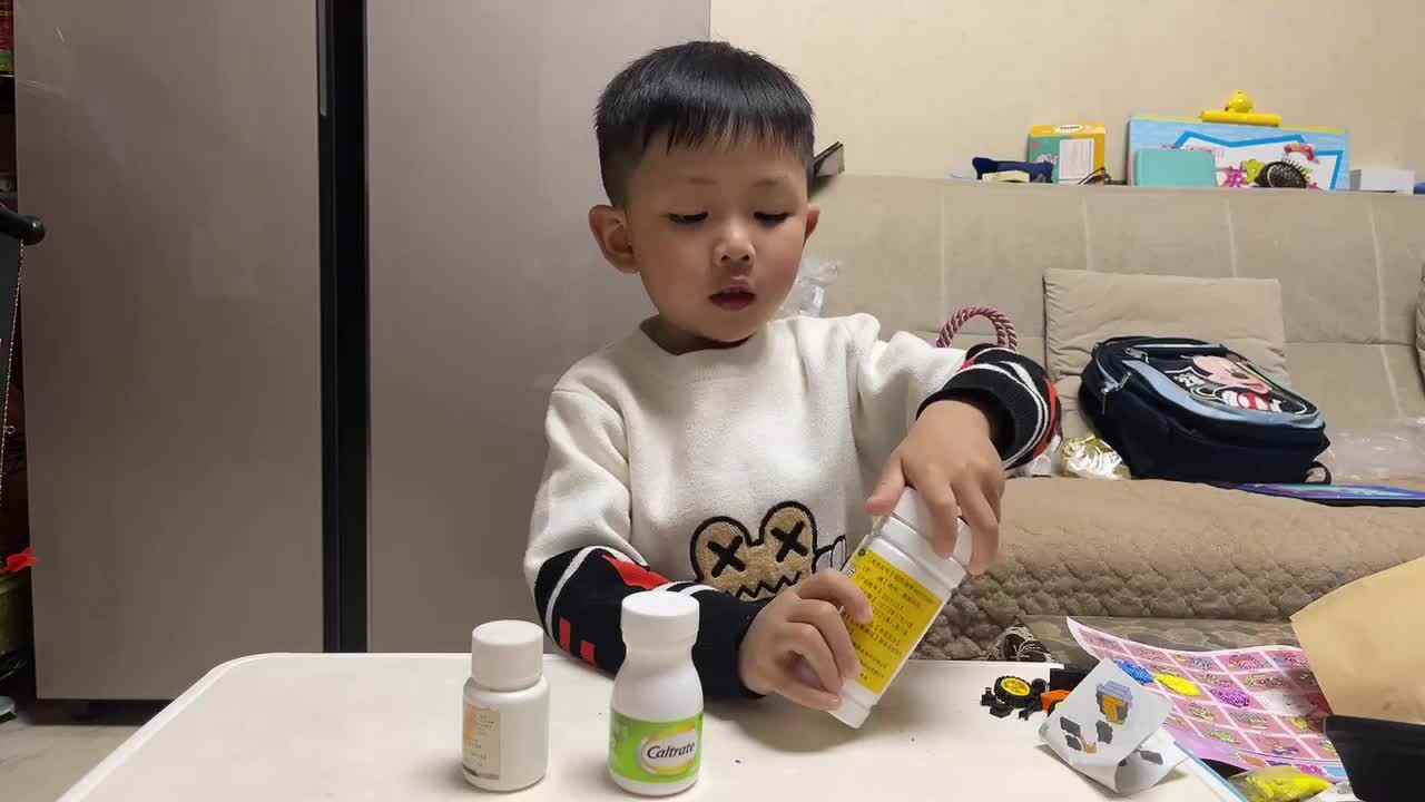 2022.4.19 生活练习《拧瓶盖》