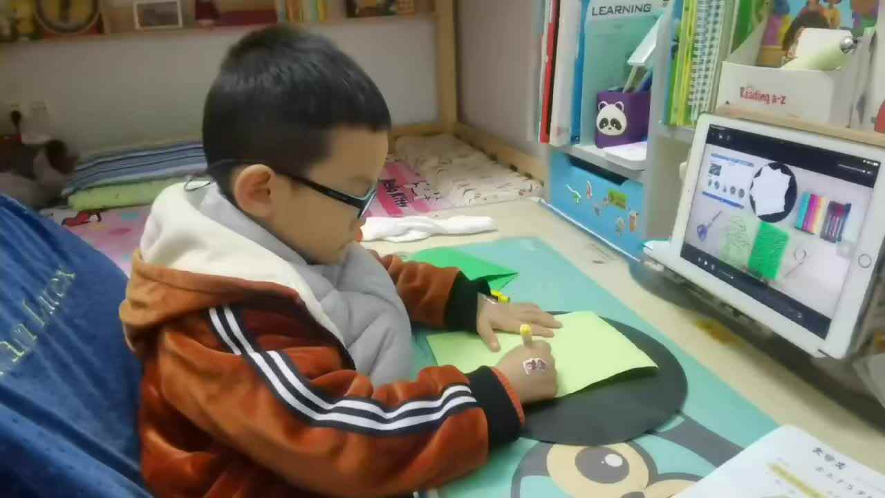 亲子时光《制作蚕宝宝》mp4