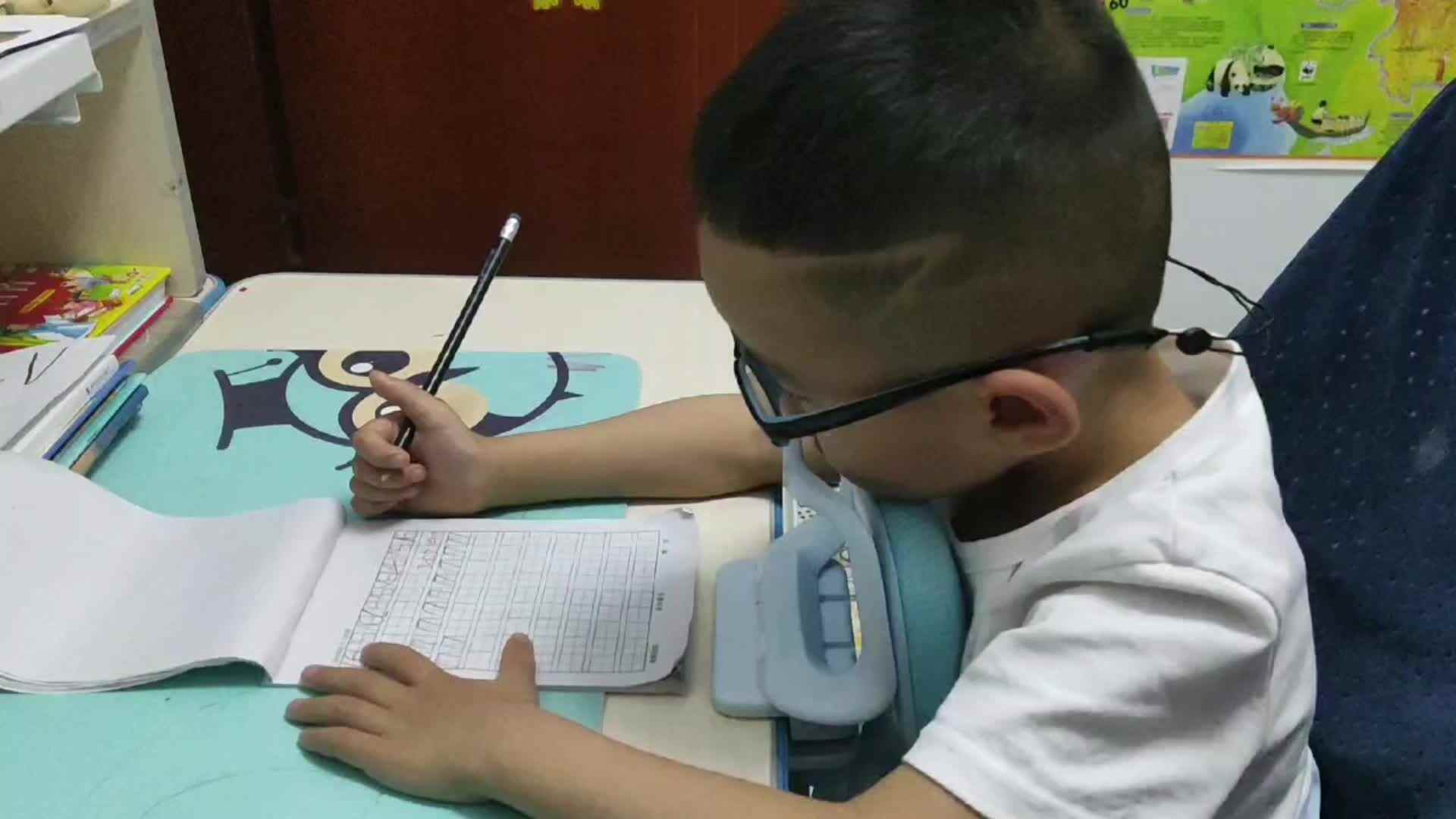 《书写数字17》.mp4