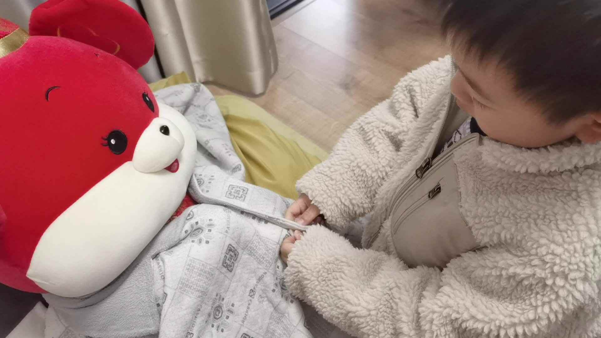 2022.4.1 陈子墨 《练习扣扣子》
