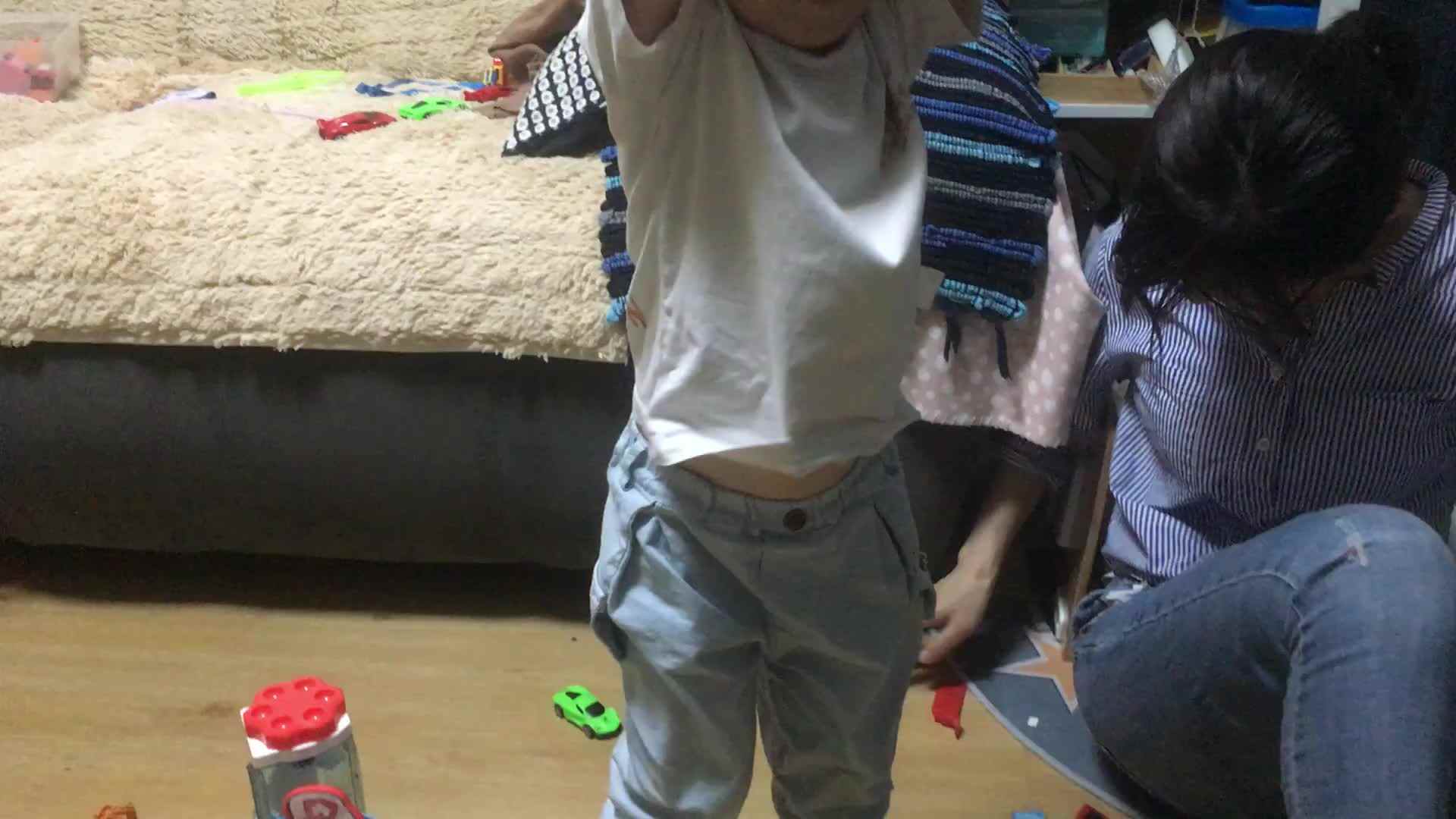 20220505 郭睿珩 连续下蹲20个.mp4