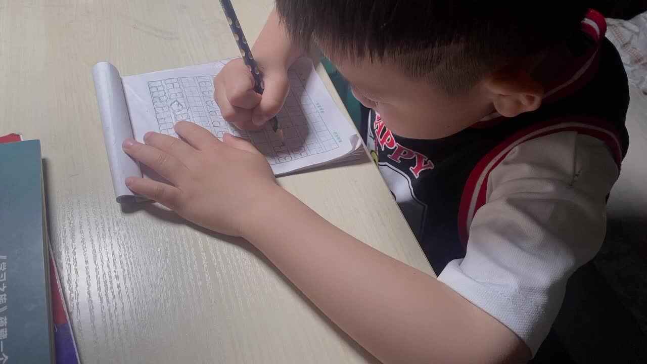 《书写数字32》